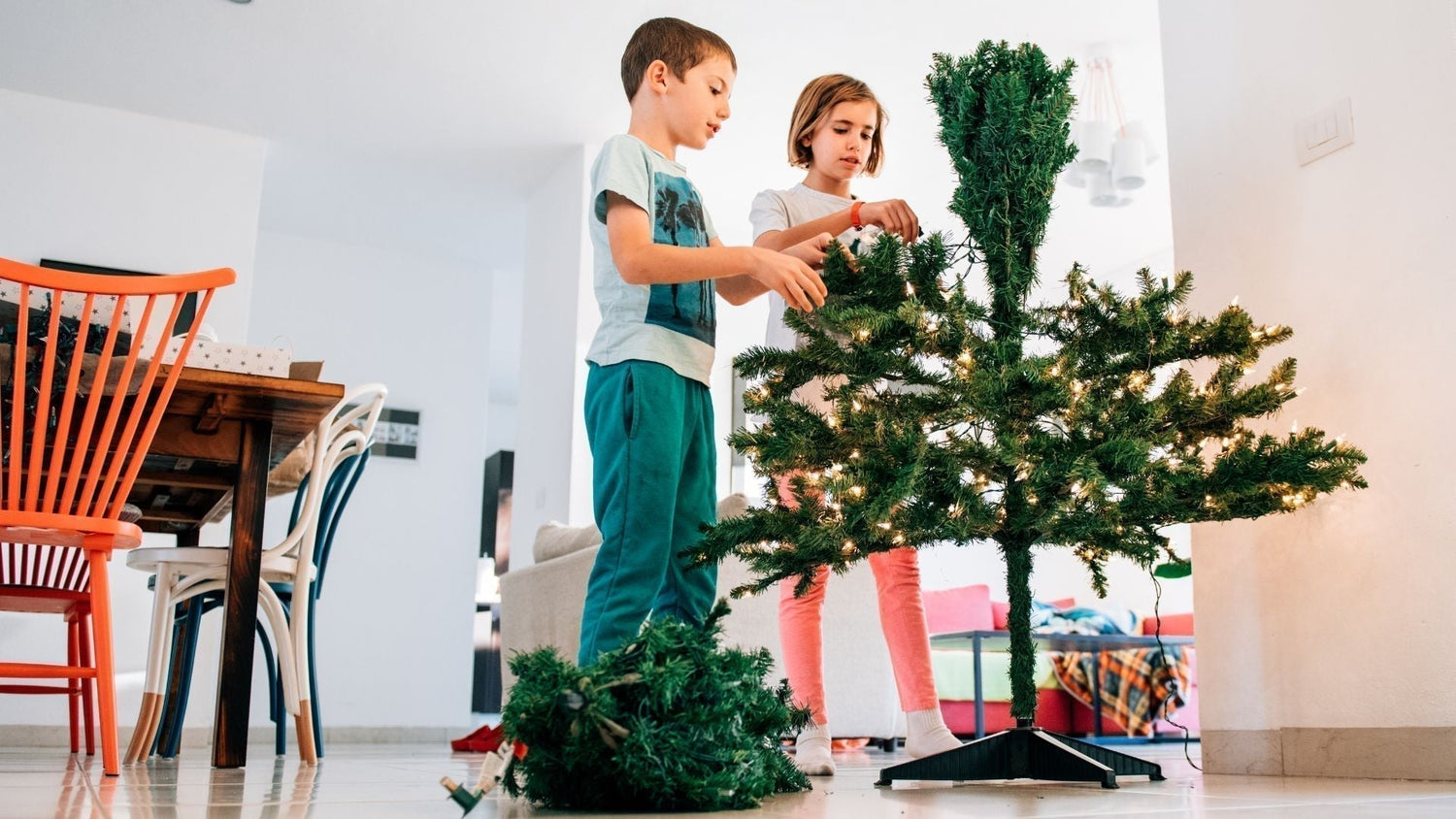 How to Check Christmas Decorations for Mould, and How to Pack Them Away Properly